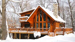 Exterior - Home Sweet Log (Wisconsin Dells)