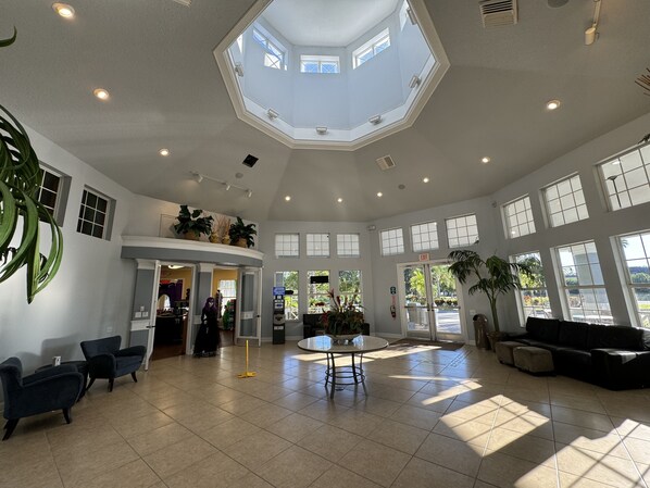 Lobby - 3 Bedroom Condo - 7 Minutes from Disney & 15 Minutes from Universal Studios (Kissimmee)