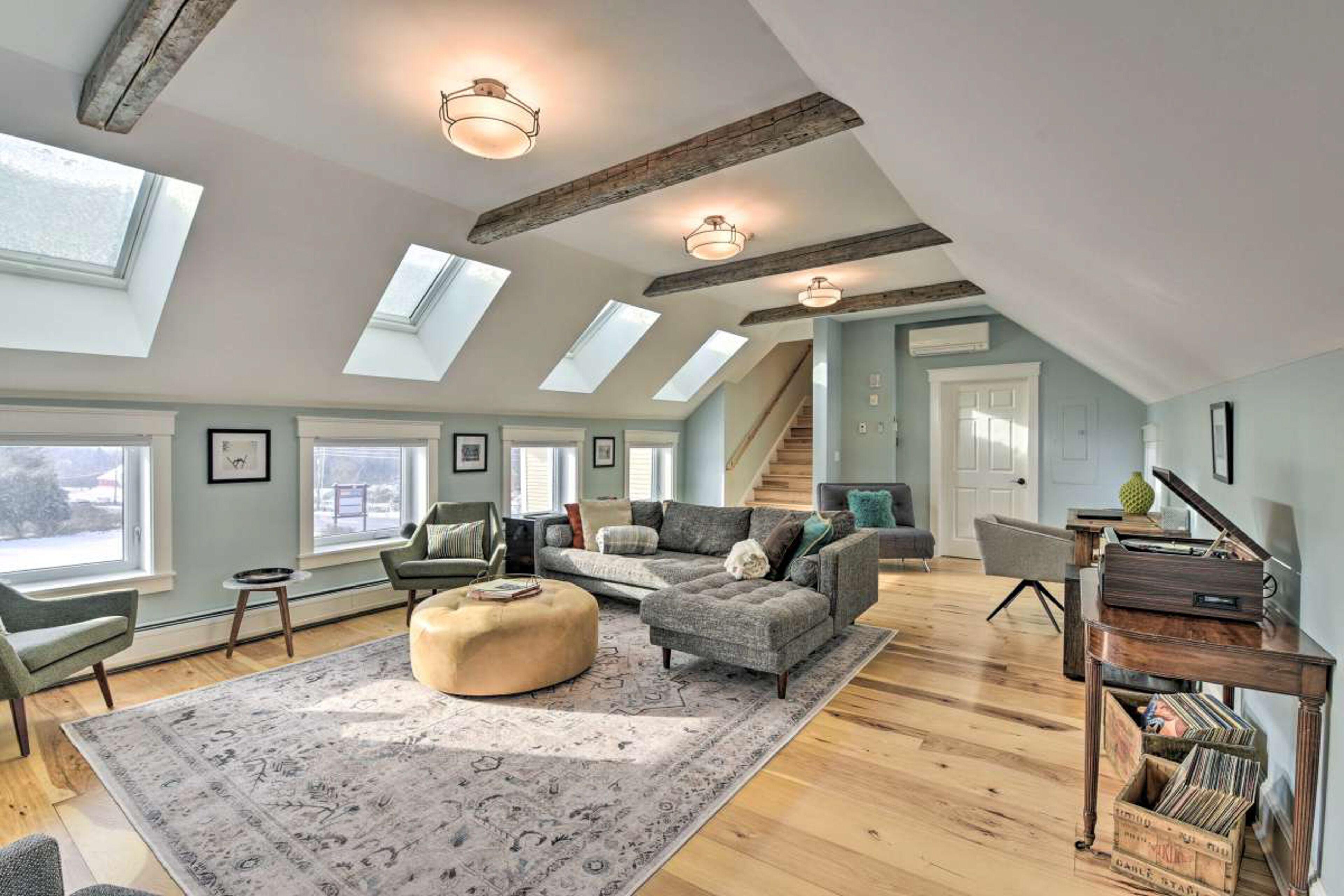 Historic charmer with a hot tub, grill, multiple kitchens, and mountain views