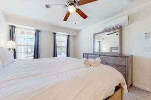 1 habitación, tabla de planchar con plancha, internet y ropa de cama