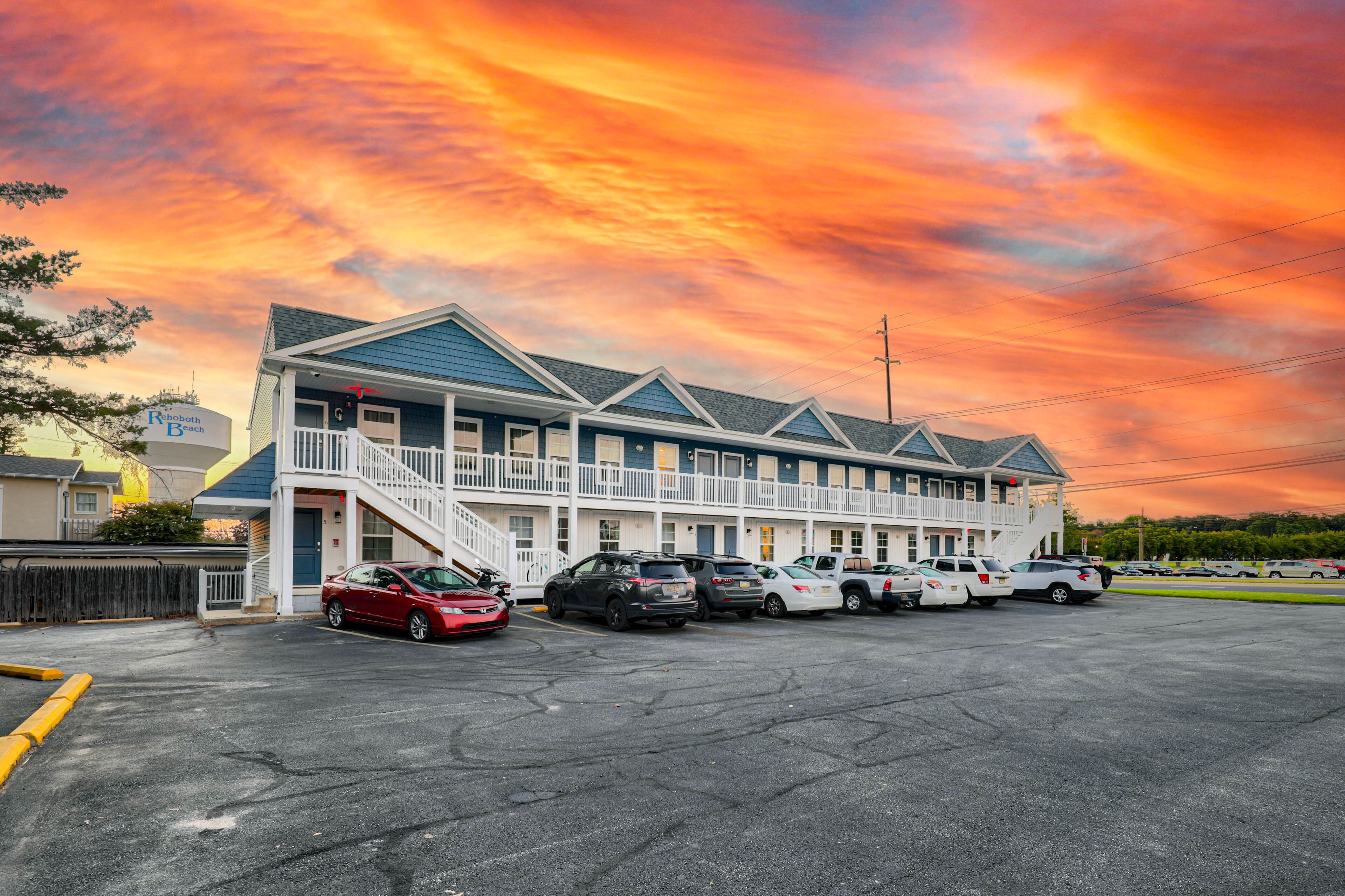 Rehoboth Beach House condo with all-new interior, on-site pool, & washer/dryer