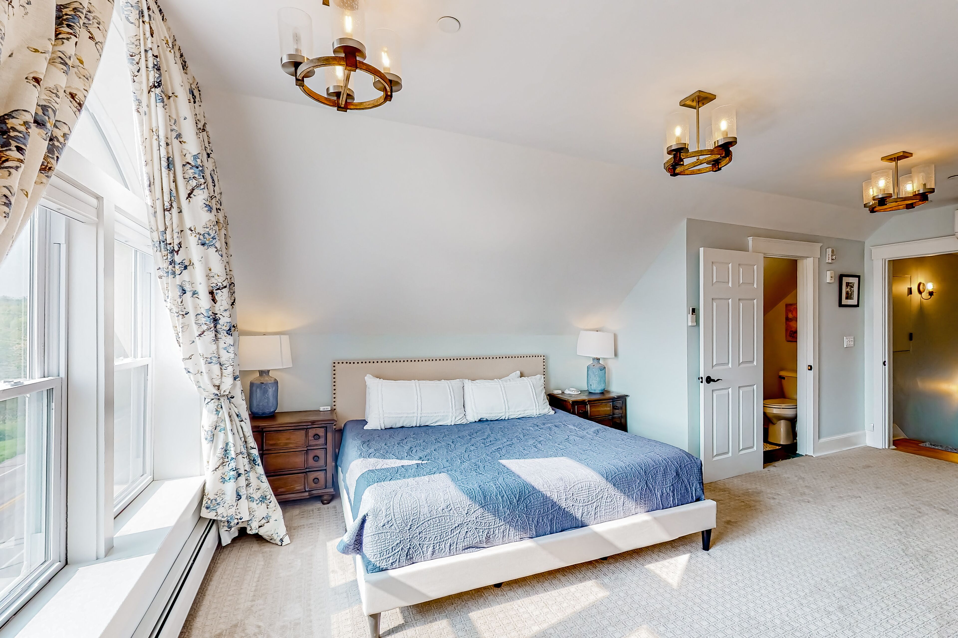 1 habitación, escritorio, tabla de planchar con plancha y wifi 