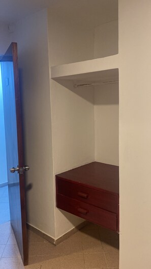 1 bedroom, down comforters, pillowtop beds, free WiFi