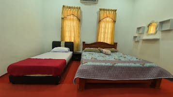 Triple Room, Private Bathroom | Bed sheets