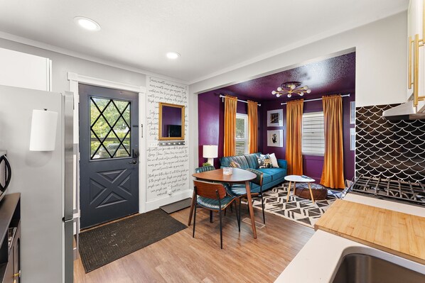 Smart TV, music library