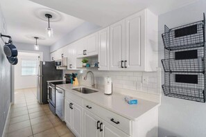 Fridge, microwave, oven, stovetop - Salt therapy (Navarre)