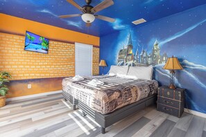 6 bedrooms, iron/ironing board, WiFi, bed sheets