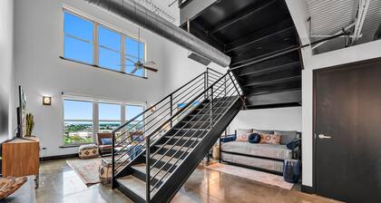 Bridges of the Brazos- Downtown Loft