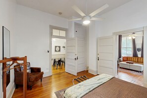 1 bedroom, internet, bed sheets - Historic charmer with updated appliances, enclosed yard, & AC - near downtown (San Antonio)