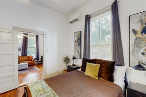 1 quarto, acesso à internet, roupa de cama