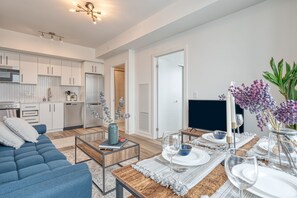 Smart-tv och eldstad