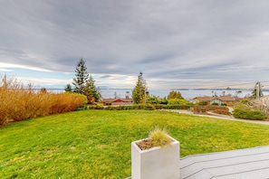 Set amidst a serene suburban neighborhood, this property offers a peaceful retreat surrounded by mature trees and a well-manicured lawn.
