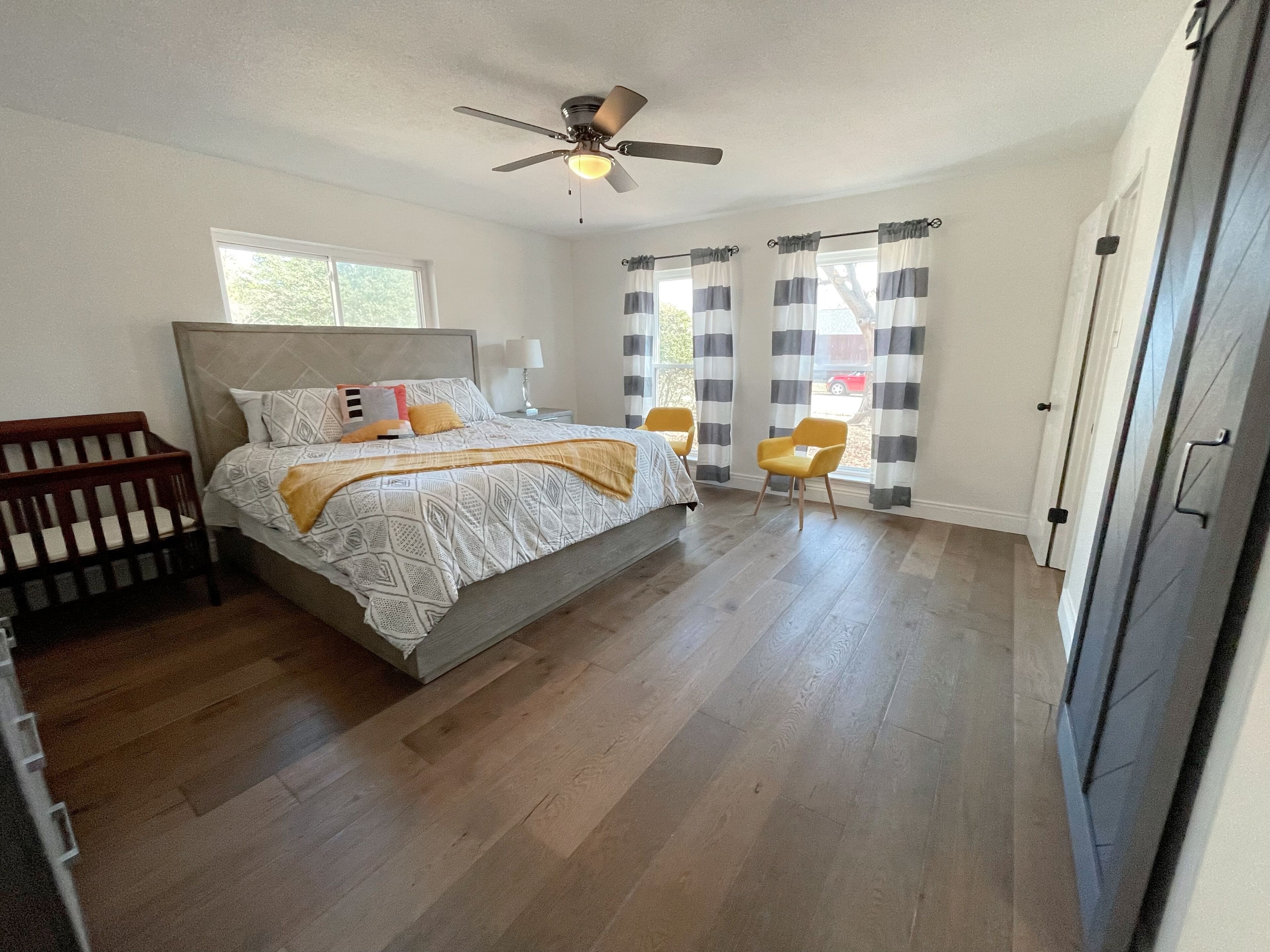 3 chambres, lit parapluie, Wi-Fi, draps fournis