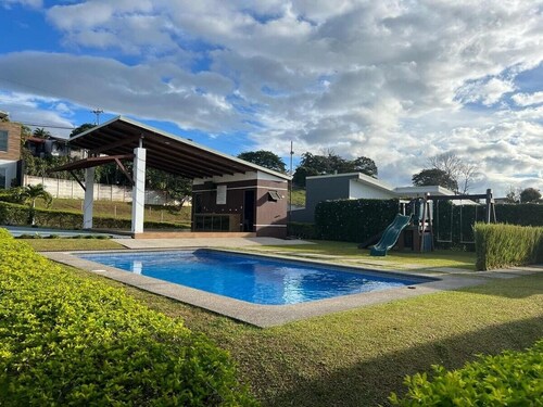 Beautiful family home, quiet and very safe place