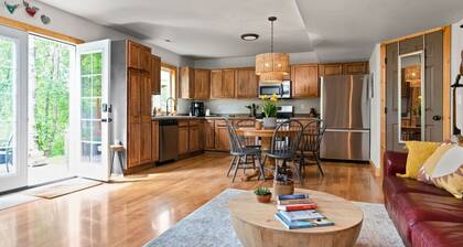 Hatcher Pass Sweet Spot~Fresh Eggs & Local Coffee!