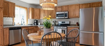 Hatcher Pass Sweet Spot~Fresh Eggs & Local Coffee!