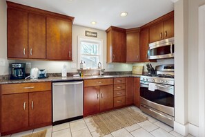 Fridge, microwave, oven, stovetop - Classic charmer near the coast with with a firepit, outdoor shower, & beach gear (Gloucester)