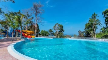 Indoor pool, pool loungers