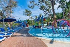 Indoor pool, pool loungers