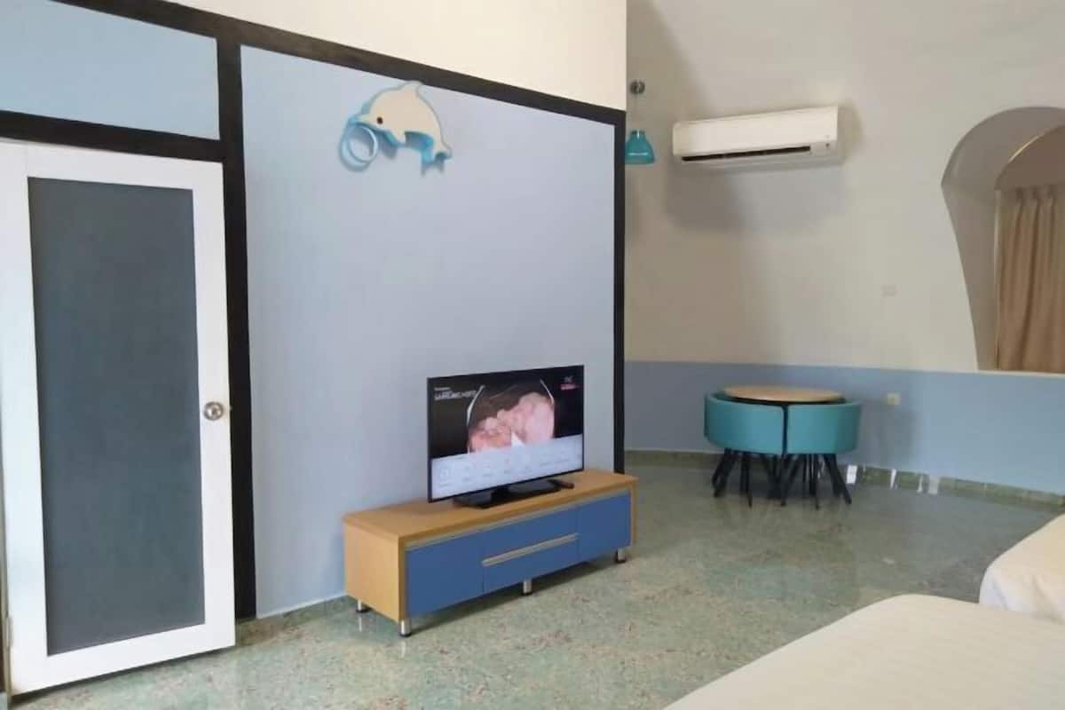 Minibar, in-room safe, soundproofing, iron/ironing board