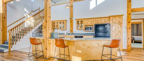 冷蔵庫、オーブン、コンロ、食器洗い機