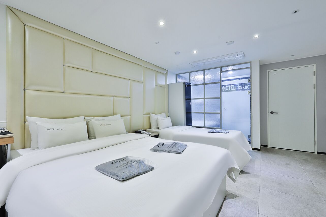 Premium Twin Room | Premium bedding, free WiFi, bed sheets