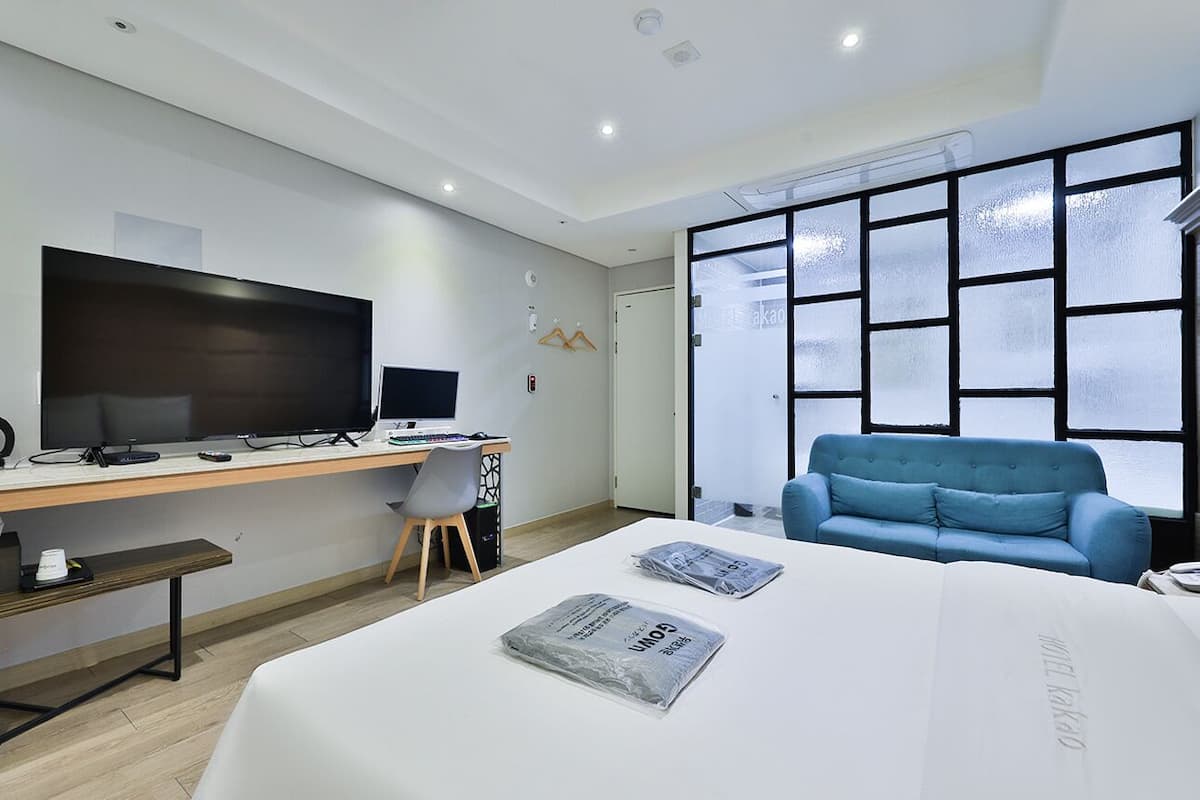 Premium bedding, free WiFi, bed sheets
