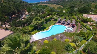 Sandy beach 500m away, air conditioning, swimming pool