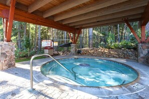 Outdoor pool - Steps to Northstar Village! Gated, Dog-friendly, with a loft, 2 balconies (Truckee)