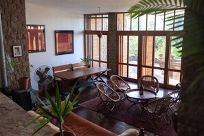 House | 5 bedrooms, iron/ironing board - Samarkand House (Samli)