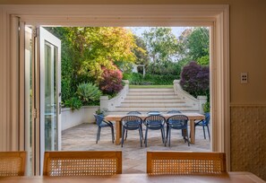 Dining - Forest View House (Stirling)