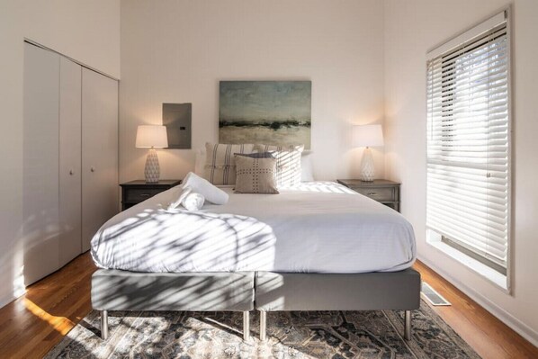 2 bedrooms, desk, iron/ironing board, free WiFi