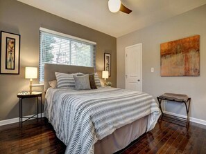 1 bedroom, desk, iron/ironing board, free WiFi