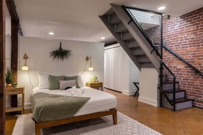 3 habitaciones, escritorio, tabla de planchar con plancha y wifi gratis 