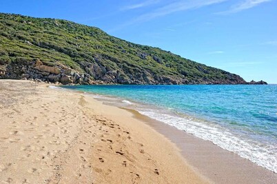 House for 2 to 6 people, swimming pool, sandy beach 700 metres away