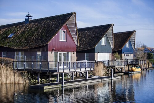 Thatched Villa by IJsselmeer