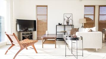 Een smart-tv en een dvd-speler