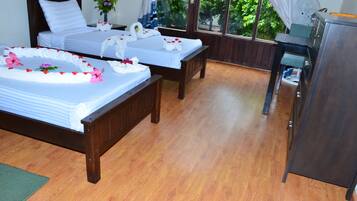 Standard Twin Room | Free WiFi, bed sheets