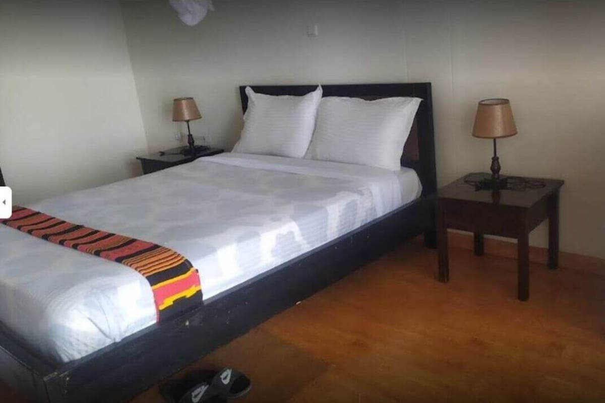 WiFi (free), bed sheets