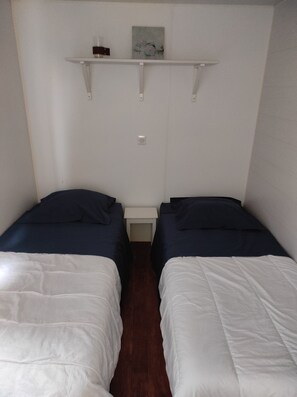 2 chambres, fer et planche à repasser, lit parapluie, Wi-Fi gratuit