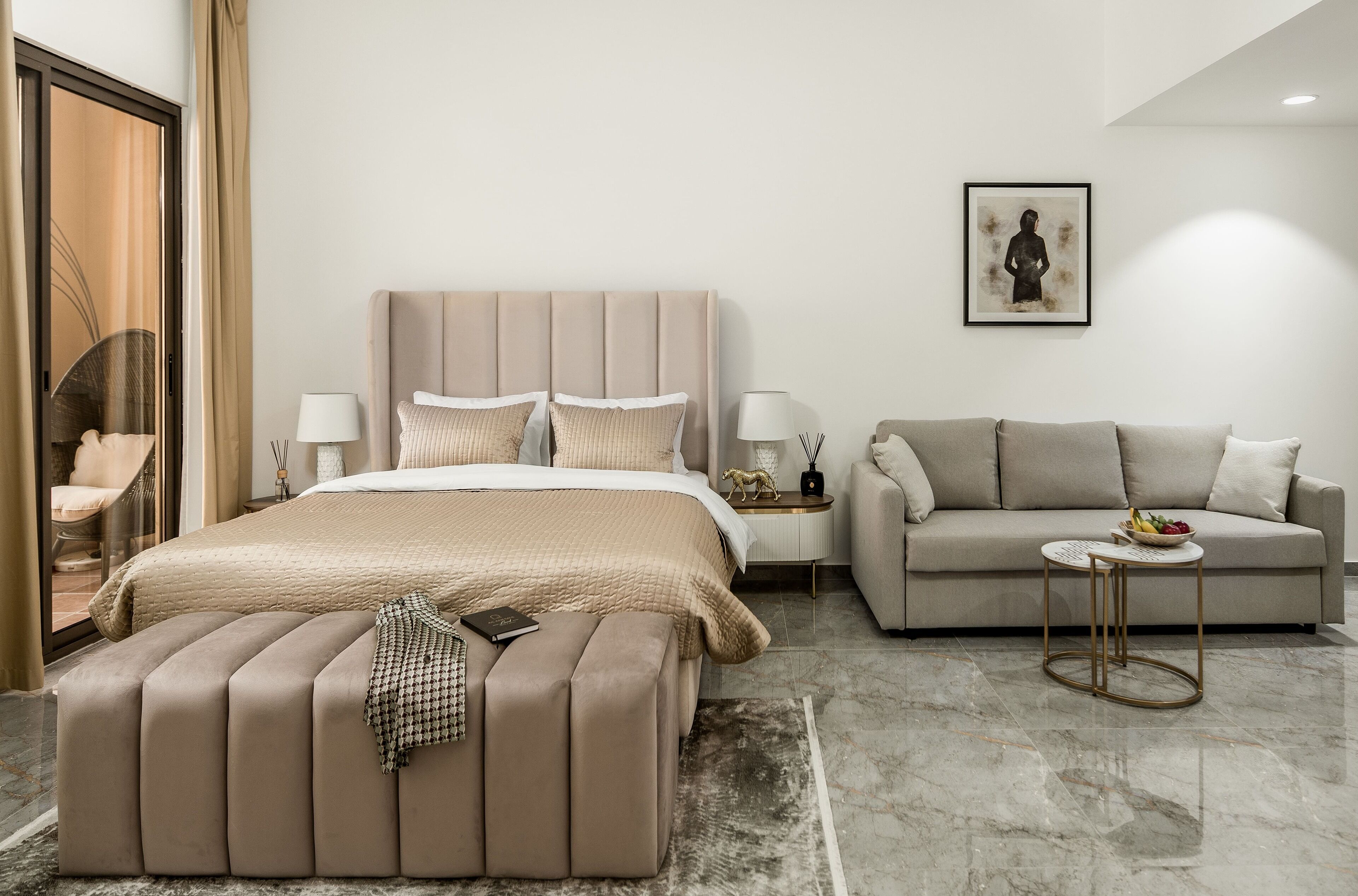 1 soveværelse, pengeskab på værelset, strygejern/strygebræt