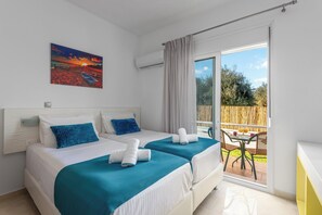 3 bedrooms, in-room safe, iron/ironing board, WiFi