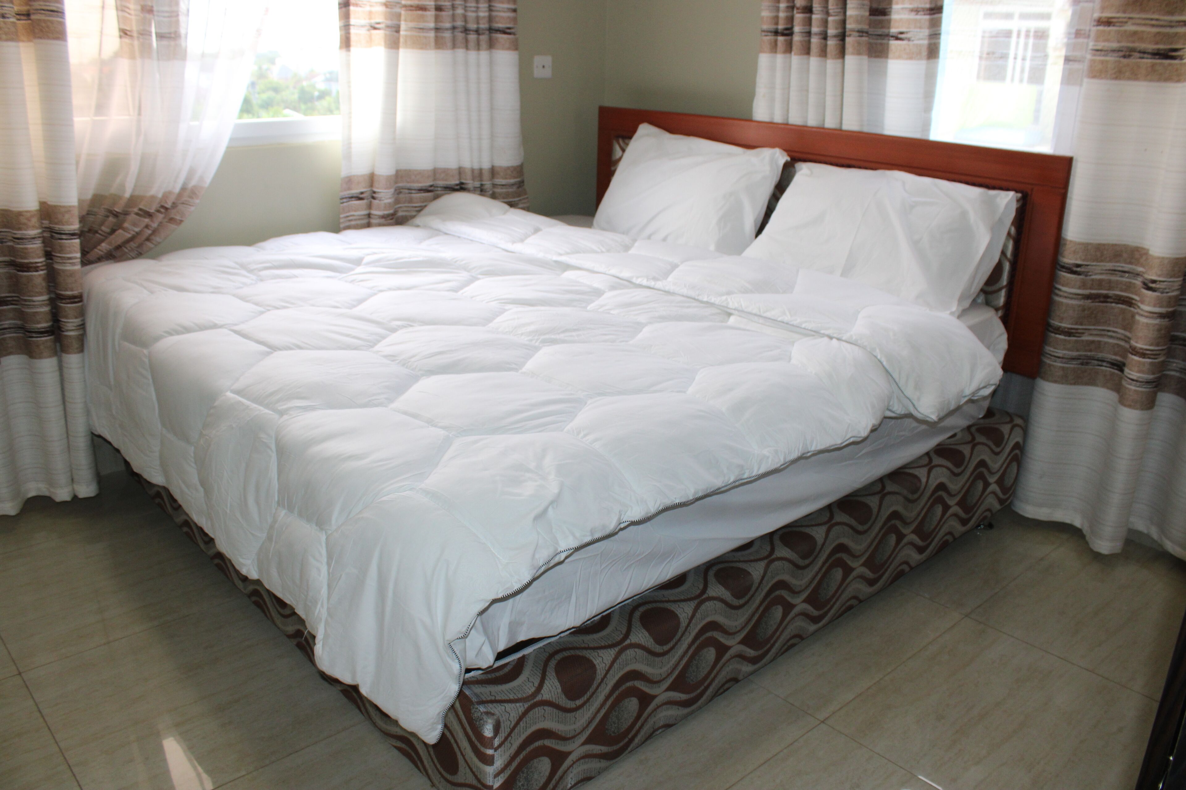 3 bedrooms, bed sheets, wheelchair access