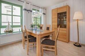Dining - Villa Goethe 03 - ideal for guests seeking peace and quiet - pets allowed (Bansin (Seebad))