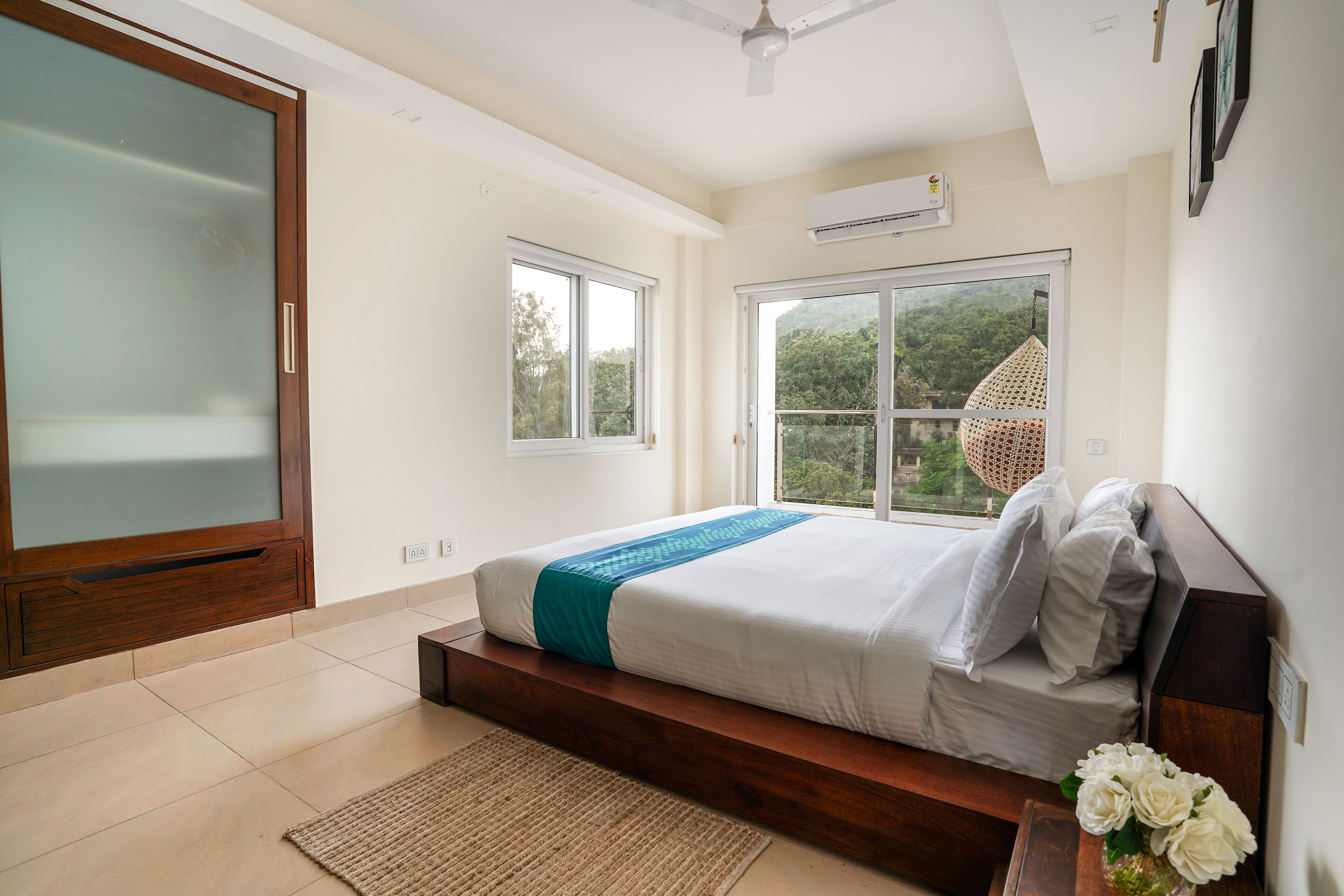 Premium bedding, free WiFi, bed sheets
