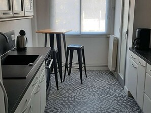 Refrigerador, microondas, horno y lavavajillas 