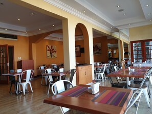 Dining - hotel cube (Durban)