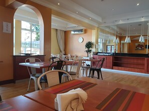 Dining - hotel cube (Durban)