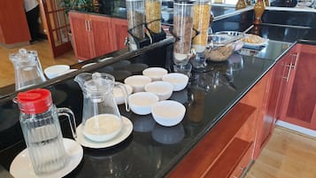 Dagelijks Engels ontbijt (ZAR 100 per persoon)