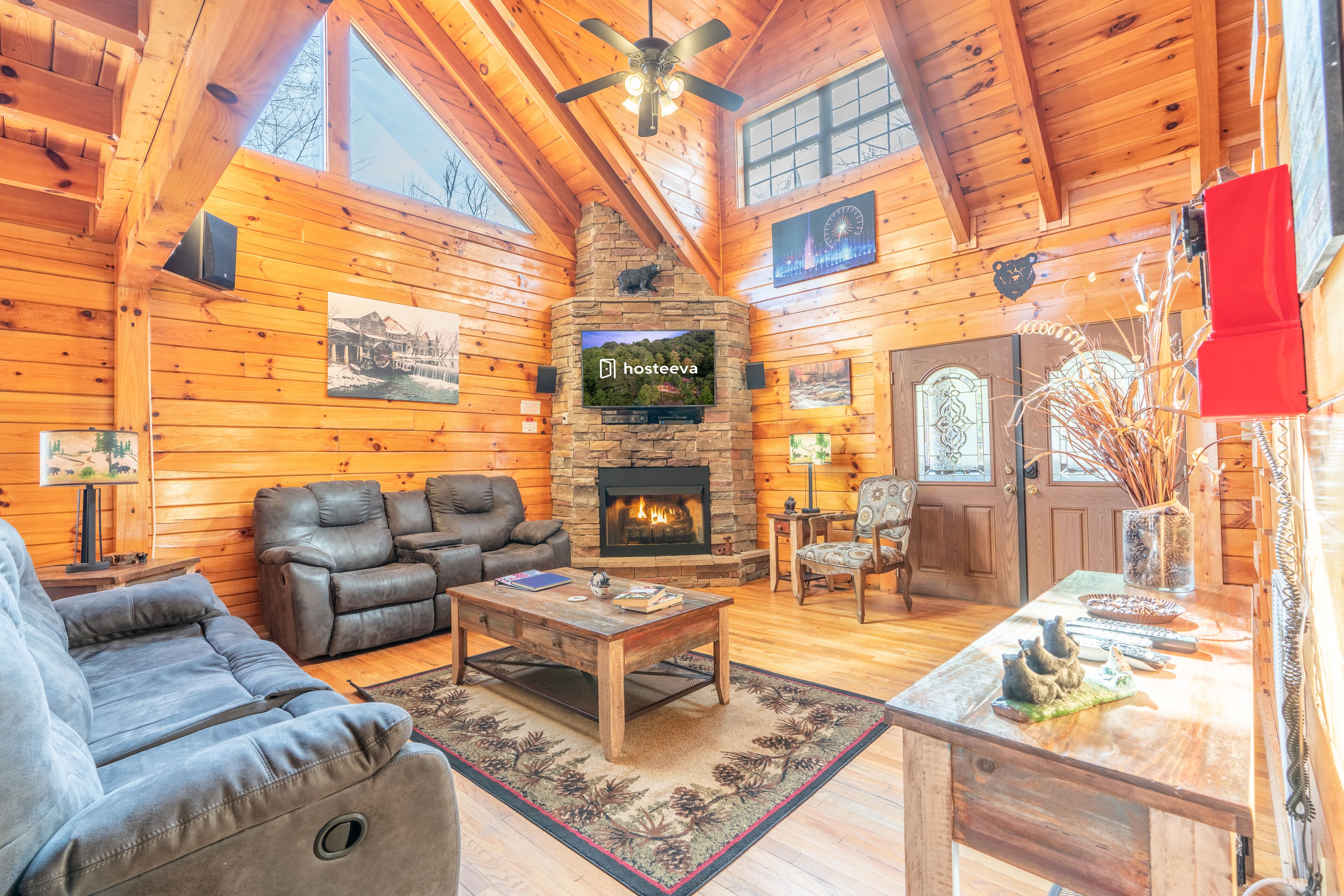 Comfort Cabin, 2 Bedrooms, Non Smoking, Hot Tub | Living room | 65-cm Smart TV with cable channels, TV, fireplace